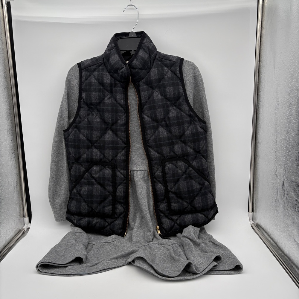Pre Owned Bundle Womens J Crew Vest Size Small And Loft Dress Size XS